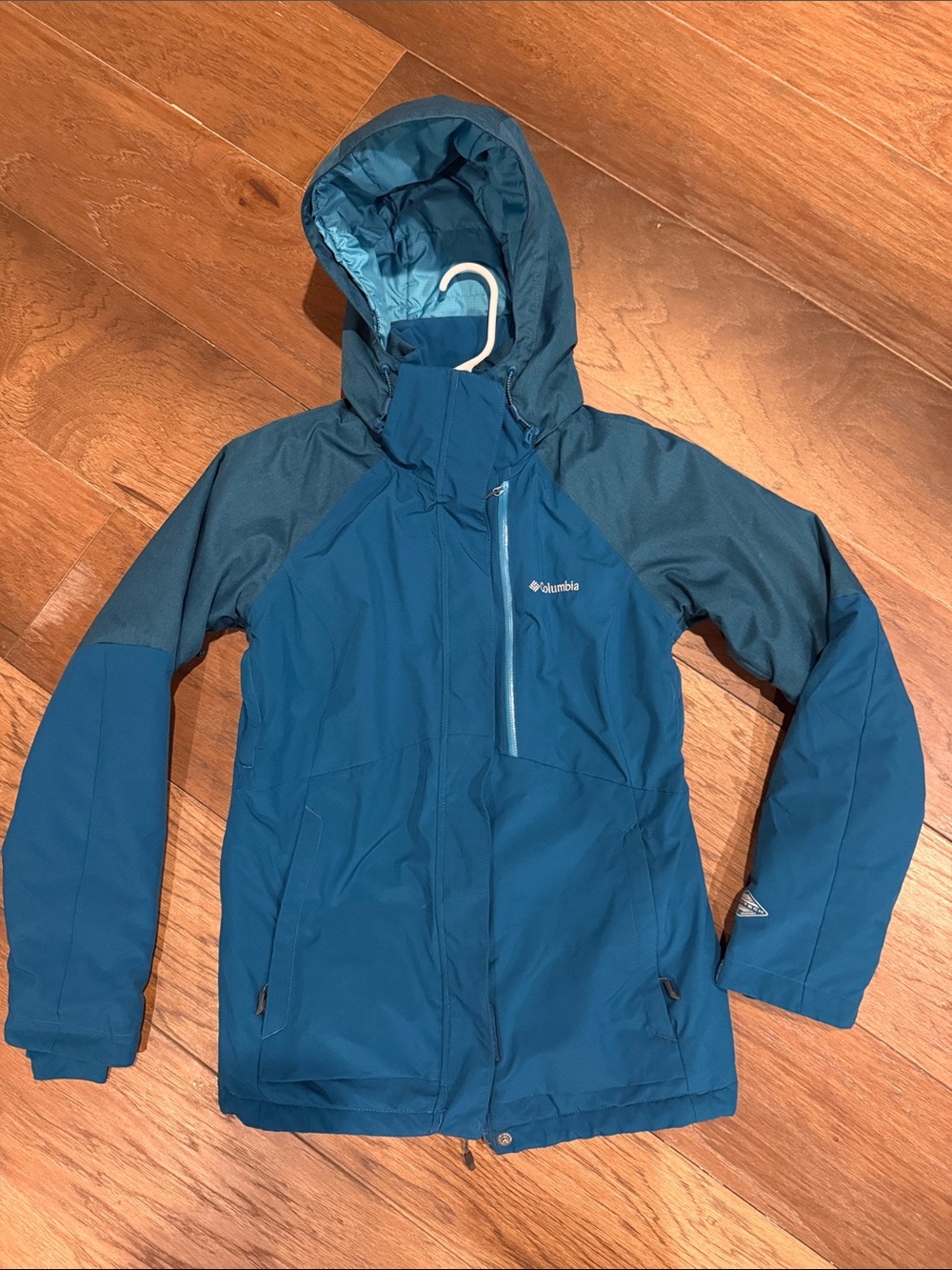 Columbia Women’s Teal & Blue Hooded Ski Jacket
